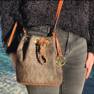 Michael Kors Frankie drawstring bucket mini bag